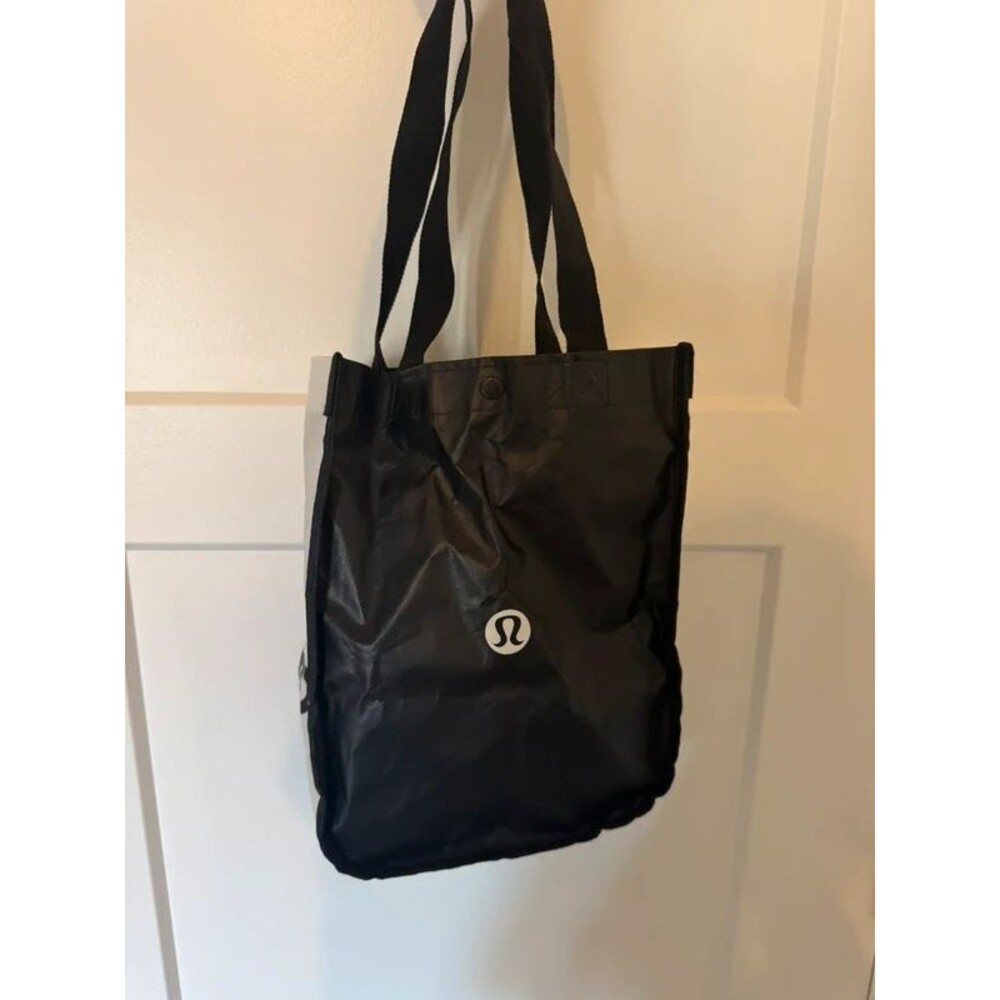 Lululemon Black & White Reusable Shopping Tote Bag Snap Closure